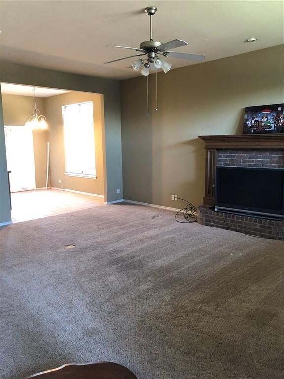 902 Castle Rd, Edmond, OK 73034 - photo 3