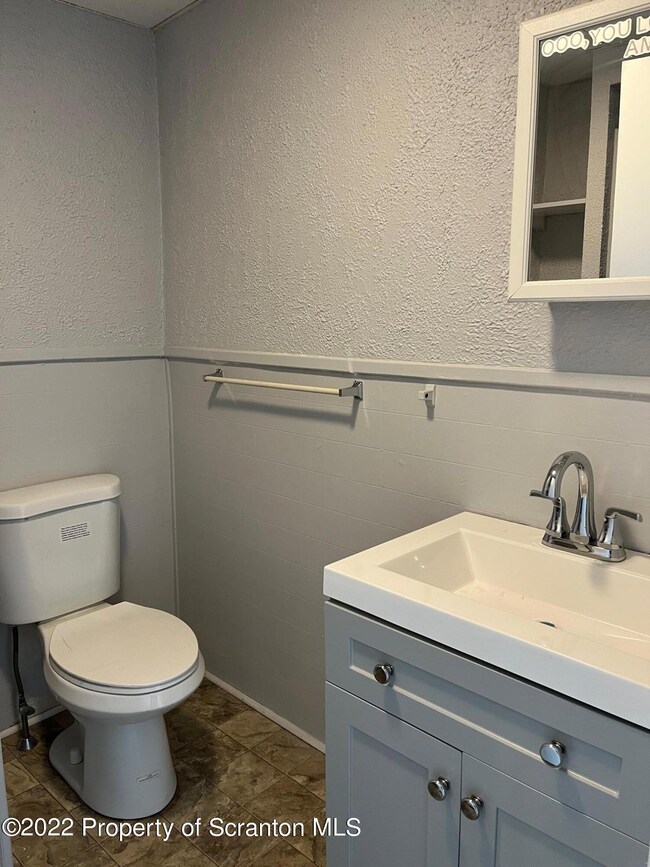 922 S Webster Apartment 3 Ave, Scranton, PA 18505 - photo 5