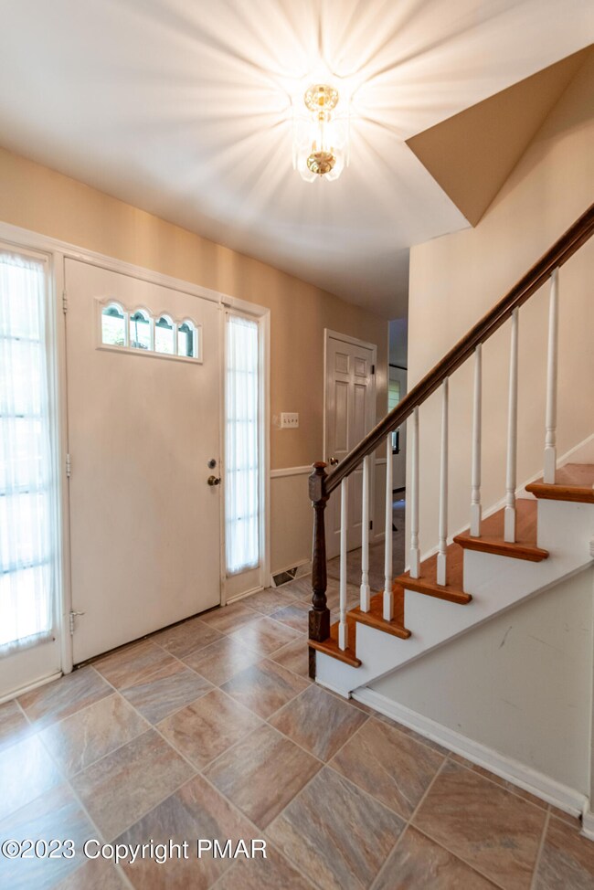 369 Wedgewood Dr, Easton, PA 18045 - photo 3