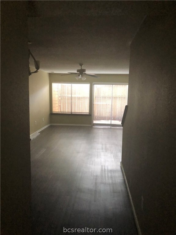 4345 Carter Creek Pkwy unit 10, Bryan, TX 77802 - photo 4