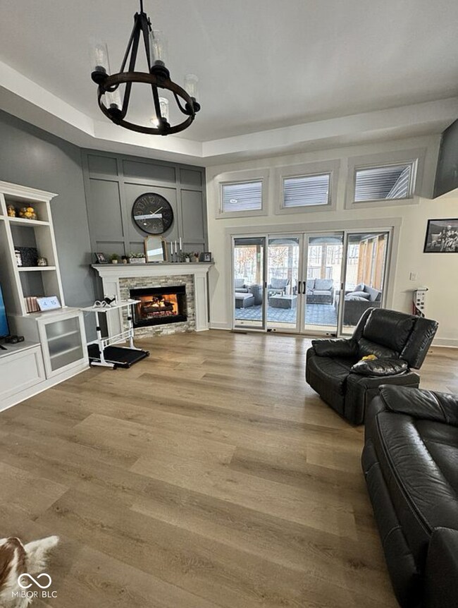 1050 Lapwing Ct, Columbus, IN 47203 - photo 2