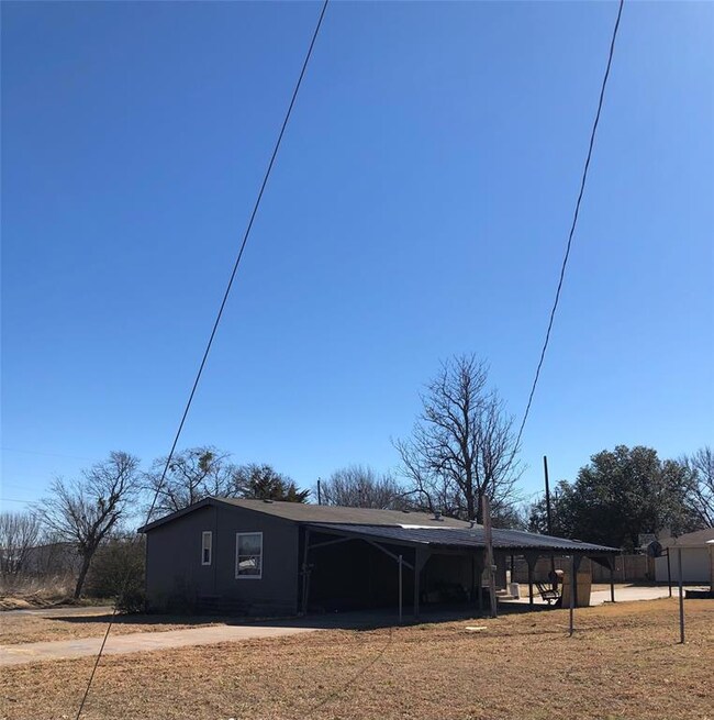 909 E Brown St, Ennis, TX 75119 - photo 2