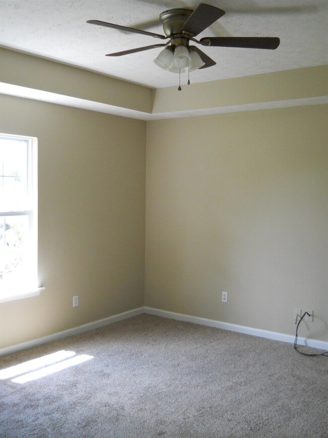 308 Cottonwood Dr, Shelbyville, TN 37160 - photo 6