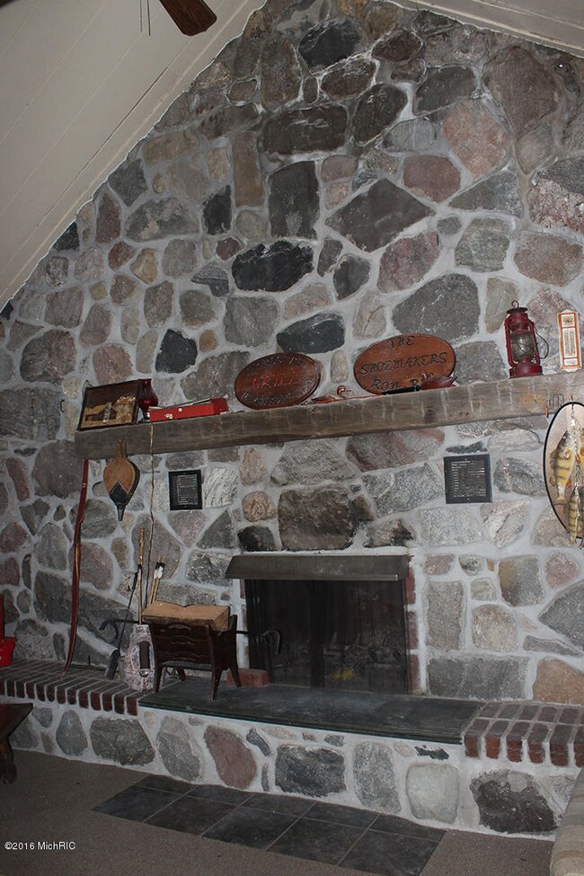 845 W Lincoln St, Brohman, MI 49312 - photo 7