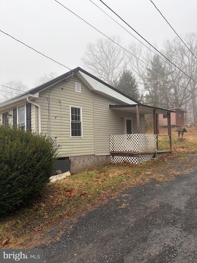 12413 Shadoe Hollow Rd NE, Cumberland, MD 21502 - photo 3