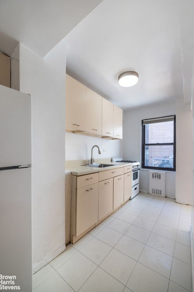 140 E 56th St unit 8B, New York, NY 10022 - photo 6