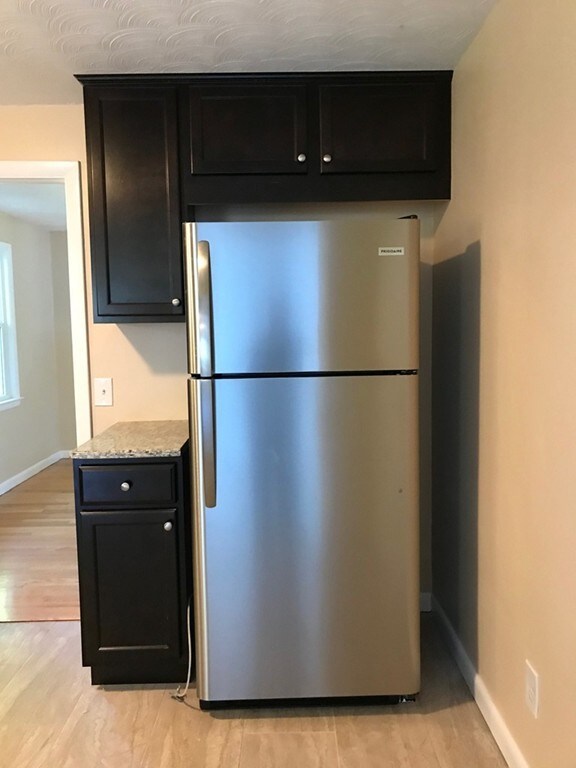 104 W Calvin St unit 1, West Springfield, MA 01089 - photo 4