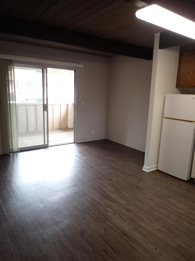 314 W Canon Perdido St unit 12, Santa Barbara, CA 93101 - photo 2