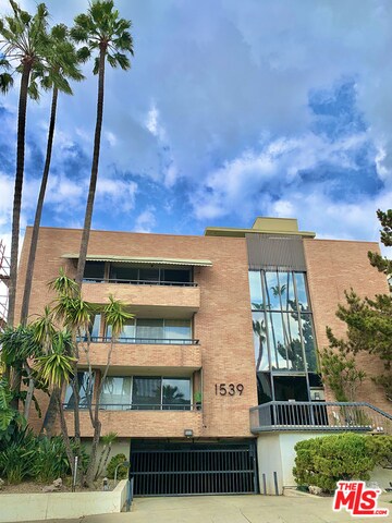 1539 N Laurel Ave unit 104, Los Angeles, CA 90046 - photo 2