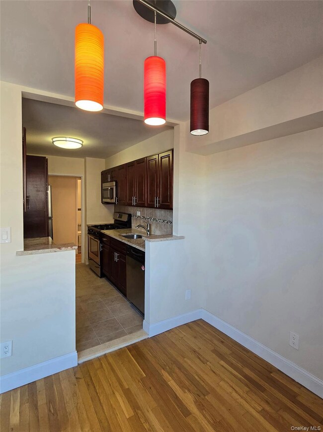 89-40 151 unit 3J, Howard Beach, NY 11414 - photo 6