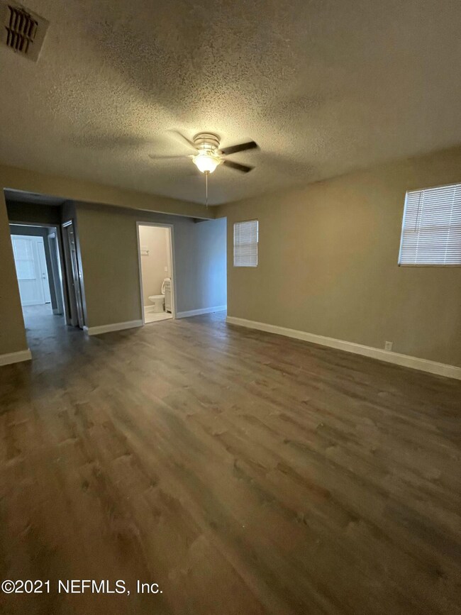 7130 Arlet Dr, Jacksonville, FL 32211 - photo 5