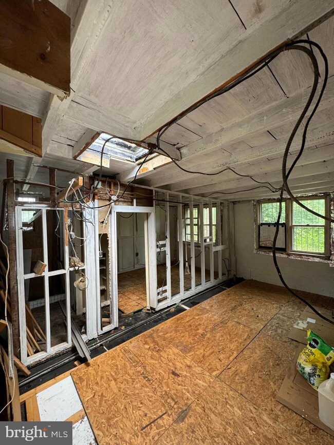 811 Philadelphia Ave, Reading, PA 19607 - photo 5