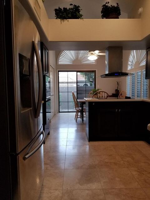 Spacious Eat In Kitchen