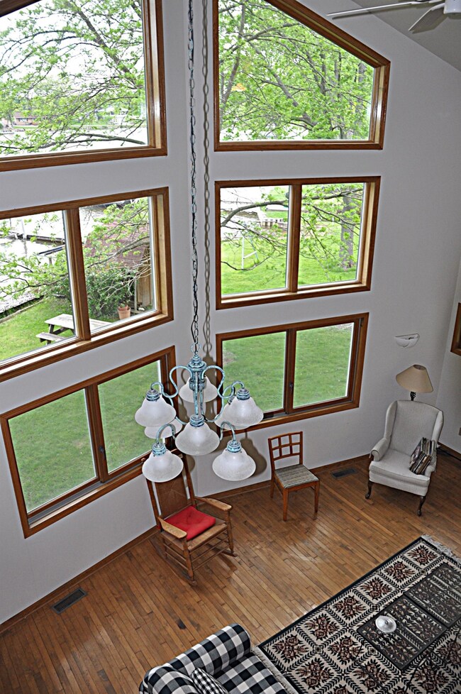 1069 N Lakeview Dr, Lowell, IN 46356 - photo 7