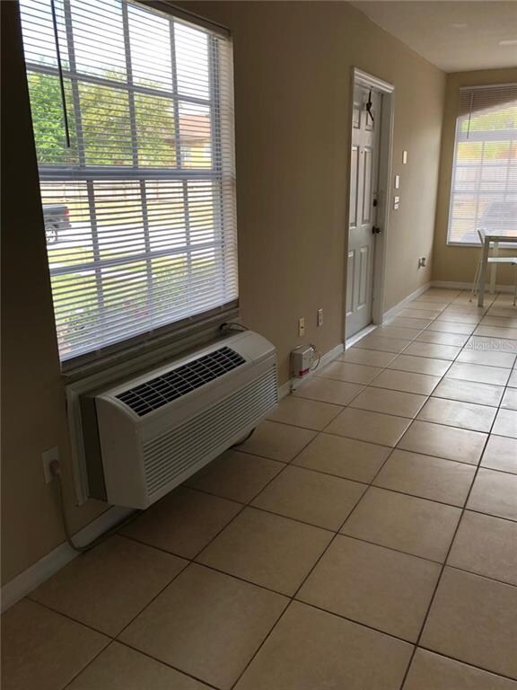 932 Orchid Dr unit B, Davenport, FL 33897 - photo 3