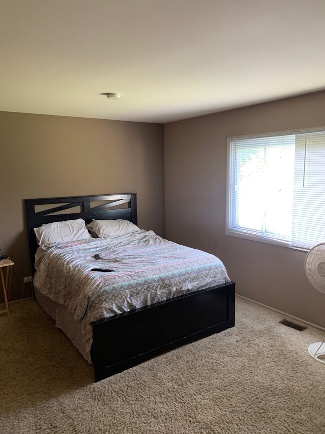 3608 Glynwood Ln, Hazel Crest, IL 60429 - photo 5