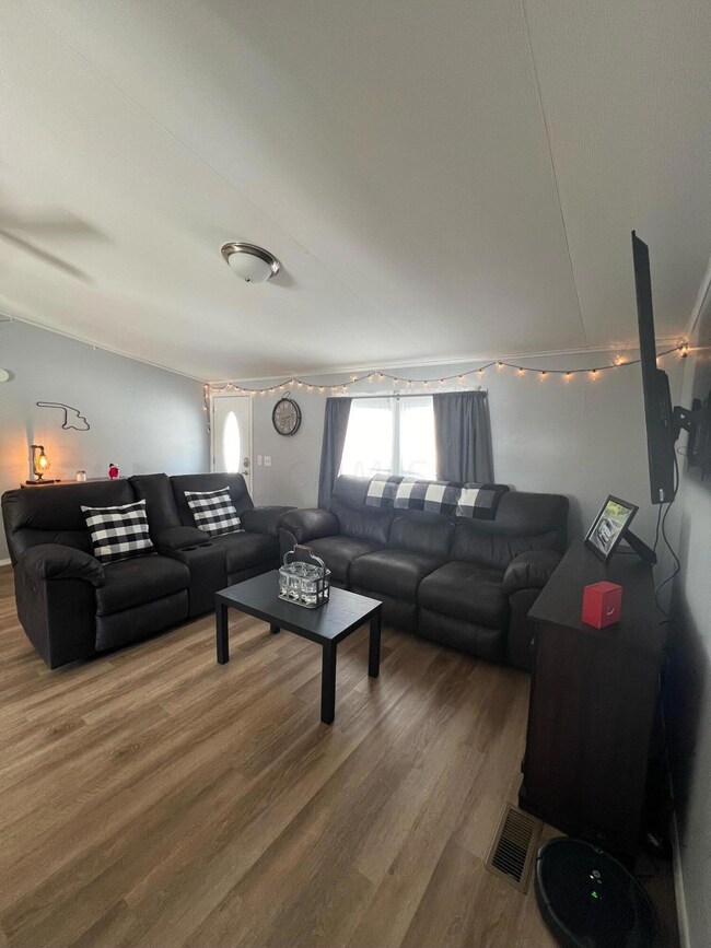 10702 Columbus Ave, Thornville, OH 43076 - photo 5