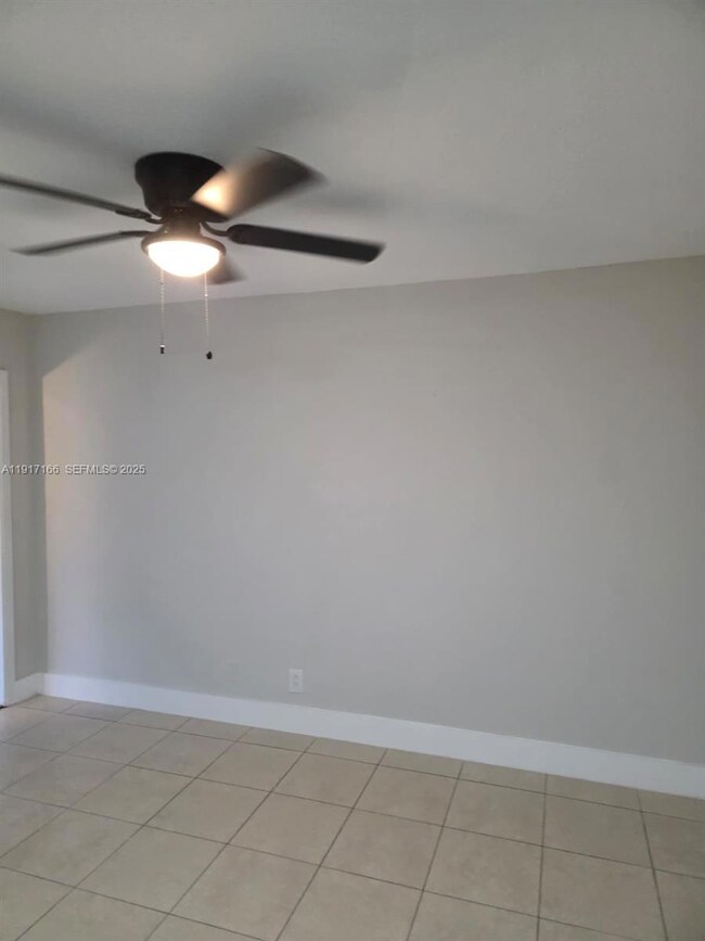435 NW 41st St unit 2, Oakland Park, FL 33309 - photo 5