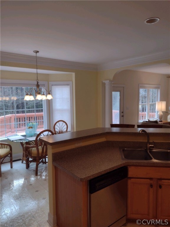 Kitchen dining area with bay winodw.