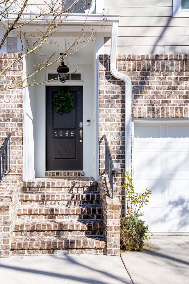 1069 Bowman Woods