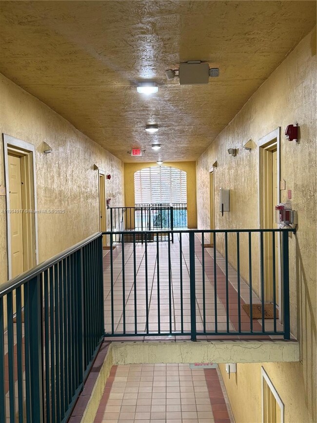 7350 NW 114th Ave unit 301, Doral, FL 33178 - photo 3