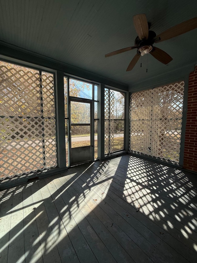 136 Mccary St, Edgefield, SC 29824 - photo 2