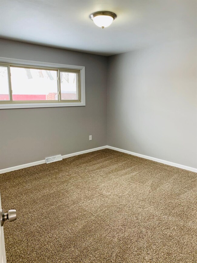 201 W 53rd Ln, Merrillville, IN 46410 - photo 6