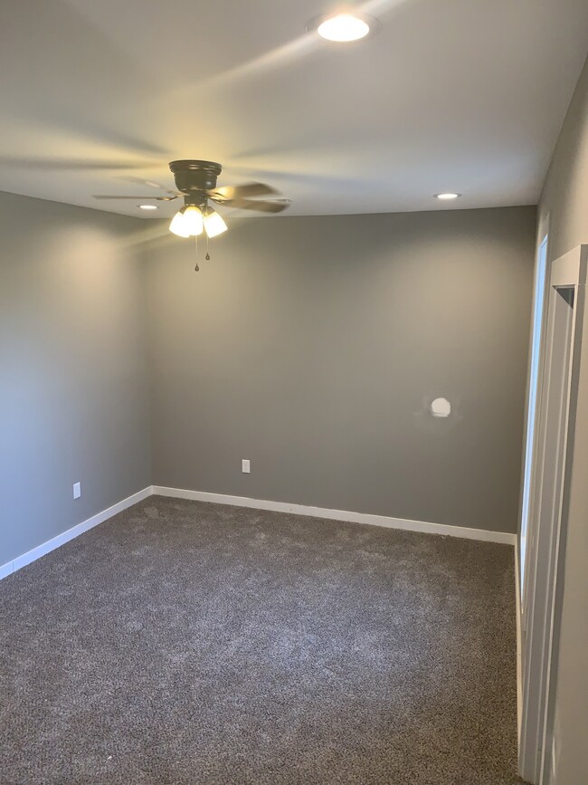 209 Shelbyville Mills Rd, Shelbyville, TN 37160 - photo 7