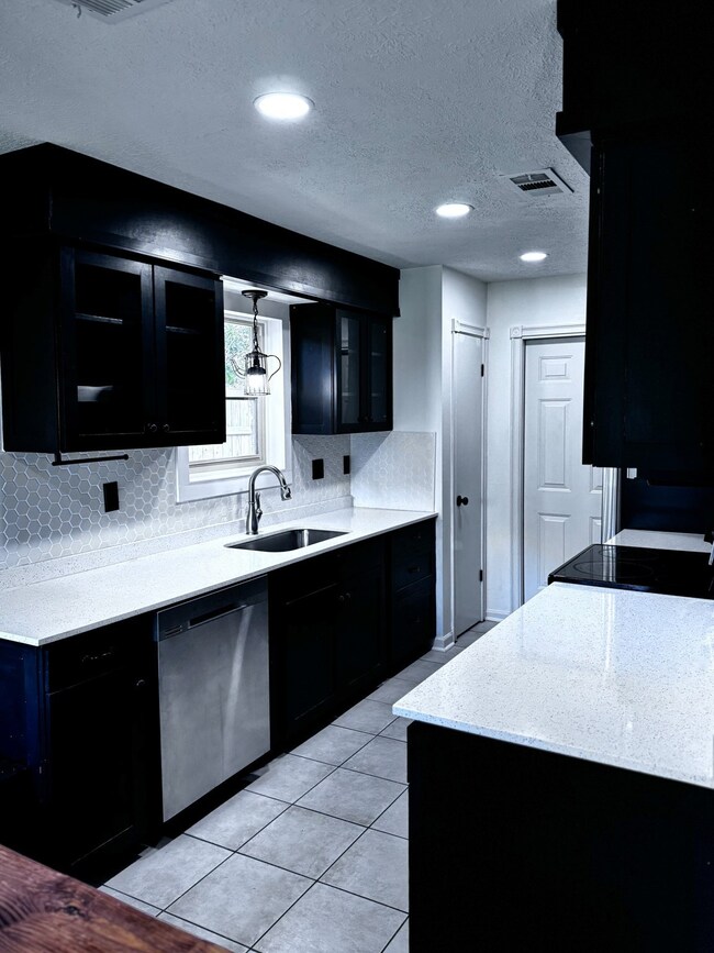 16203 David Glen Dr, Friendswood, TX 77546 - photo 4