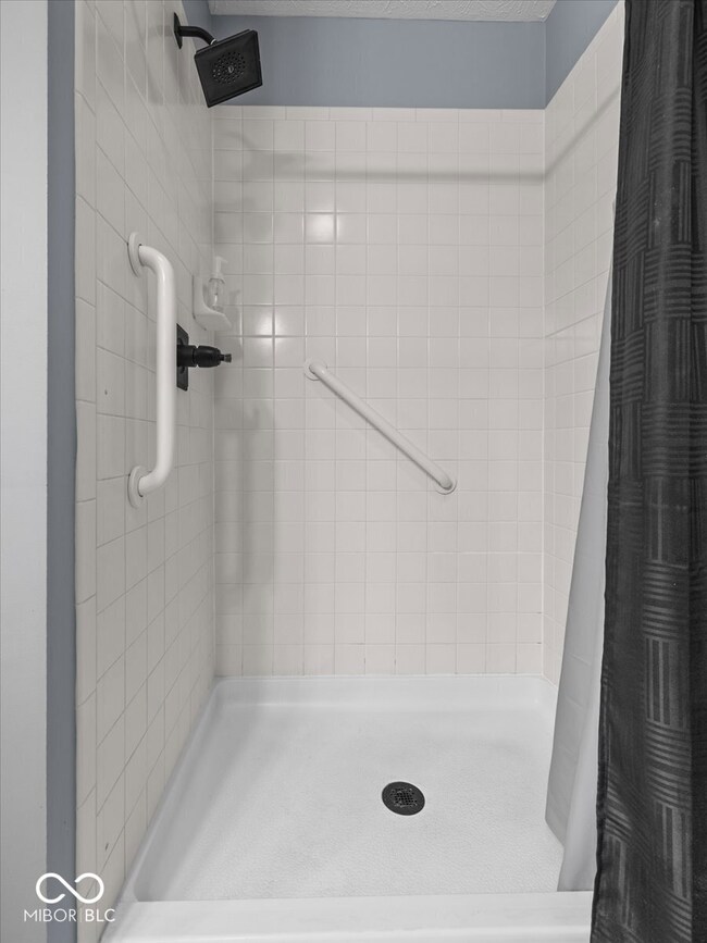 2364 Steeple Chase unit 12, Shelbyville, IN 46176 - photo 7