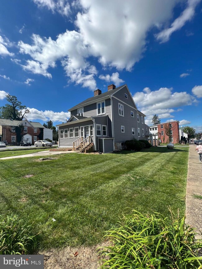 202 S Samuel St unit 103, Charles Town, WV 25414 - photo 2