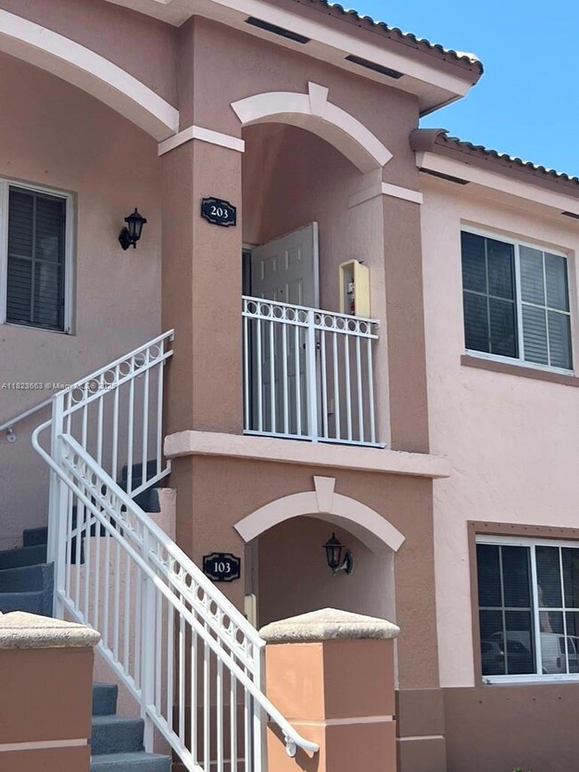 1250 SE 28th Ct unit 203, Homestead, FL 33035 - photo 2