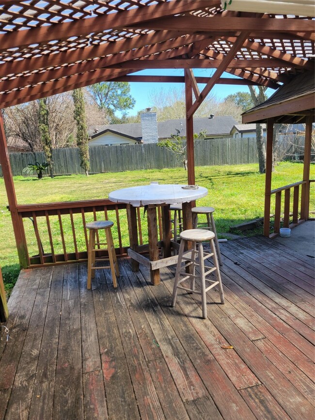 5619 W Ridgecreek Dr, Houston, TX 77053 - photo 3