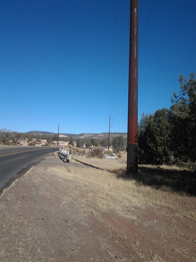812 W Fairview Dr, Ash Fork, AZ 86320 - photo 3