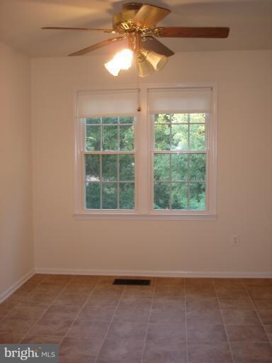 9529 Saluda Ct, Lorton, VA 22079 - photo 3