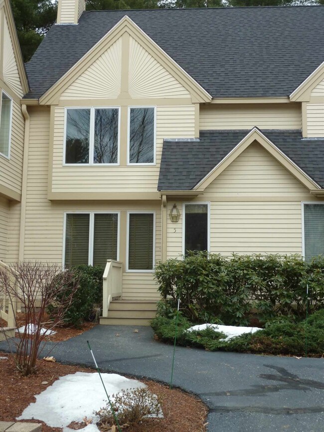 5 Westminster Dr unit U161, Nashua, NH 03064 - photo 2