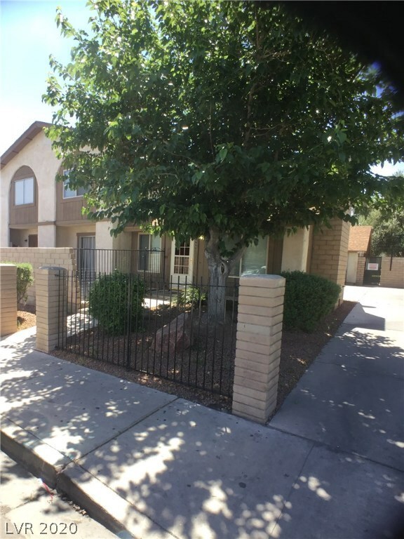 4555 Sirius Ave, Las Vegas, NV 89102 - photo 3