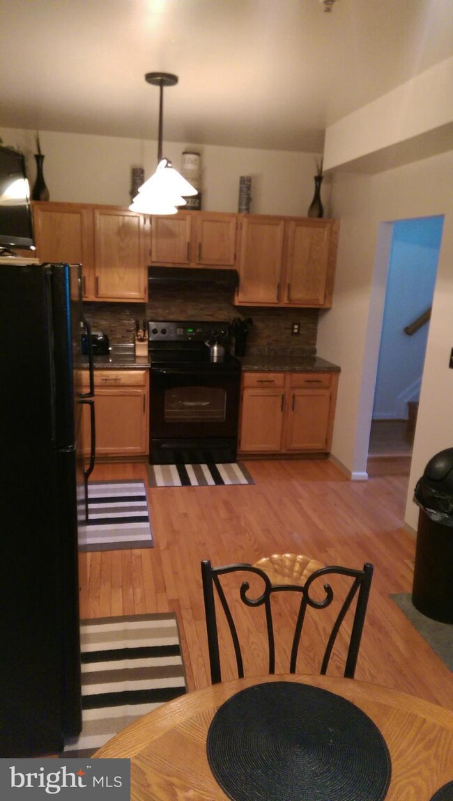 6914 Flag Harbor Dr, District Heights, MD 20747 - photo 5