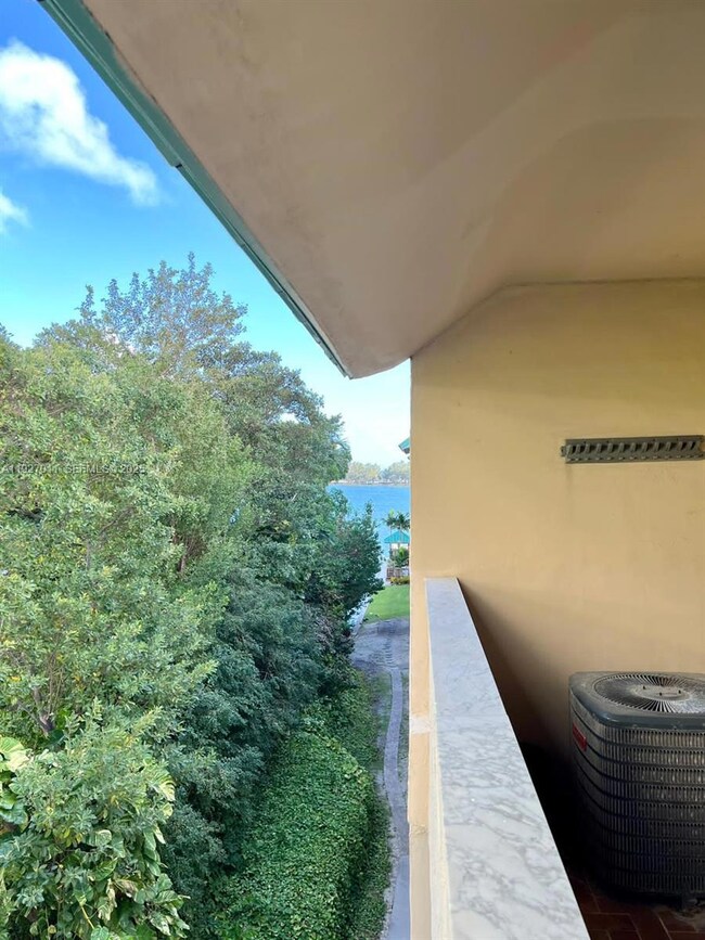 2201 Brickell Ave unit 83, Miami, FL 33129 - photo 5