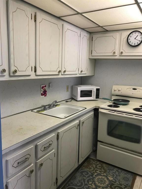 173 Camden H, West Palm Beach, FL 33417 - photo 5