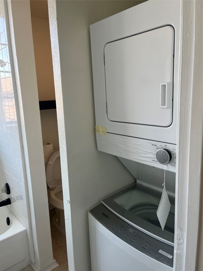 3817 Gilbert Ave unit 107, Dallas, TX 75219 - photo 7