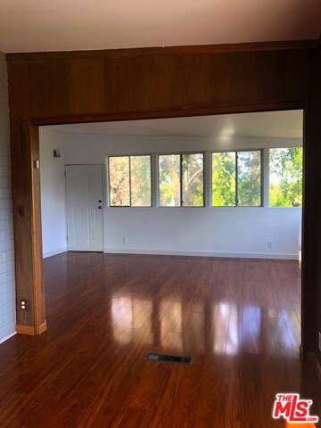 21520 Marchena St, Woodland Hills, CA 91364 - photo 7