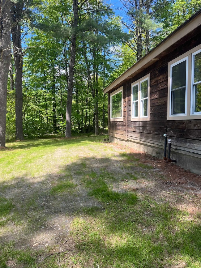 Lots of lawn and space all around