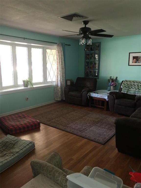 5757 Oak Ln, Zionsville, PA 18092 - photo 2