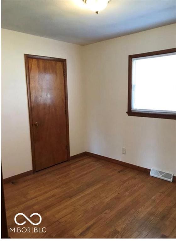 624 E Fairview Dr, Greenwood, IN 46142 - photo 5