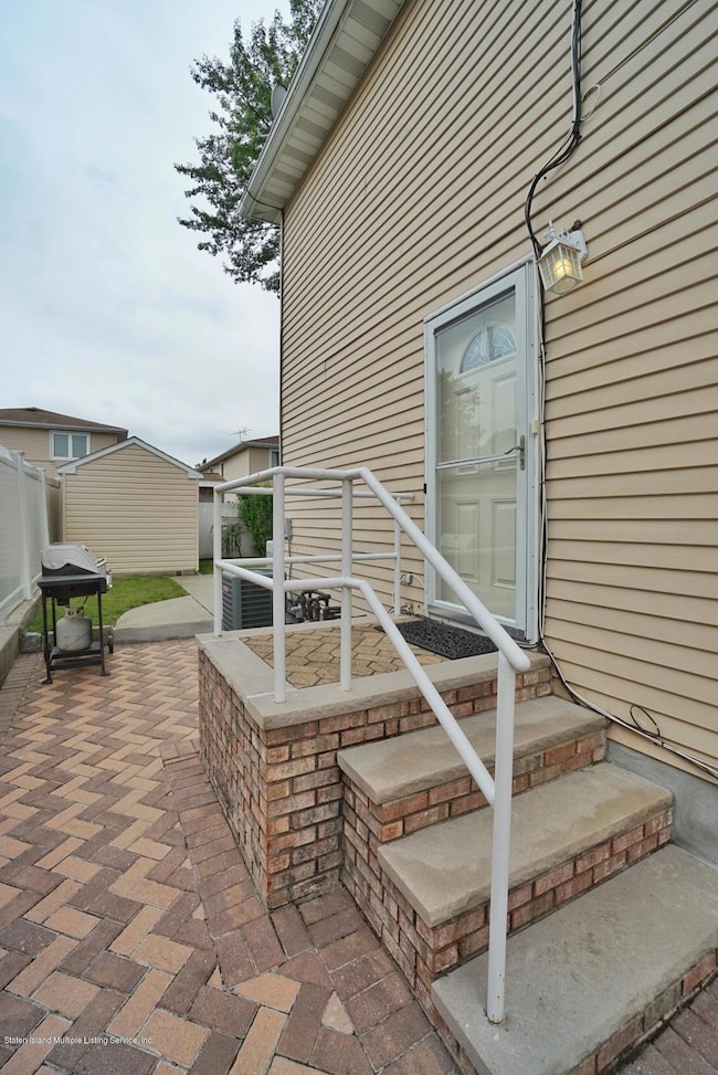 22 Hemlock St, Staten Island, NY 10309 - photo 5