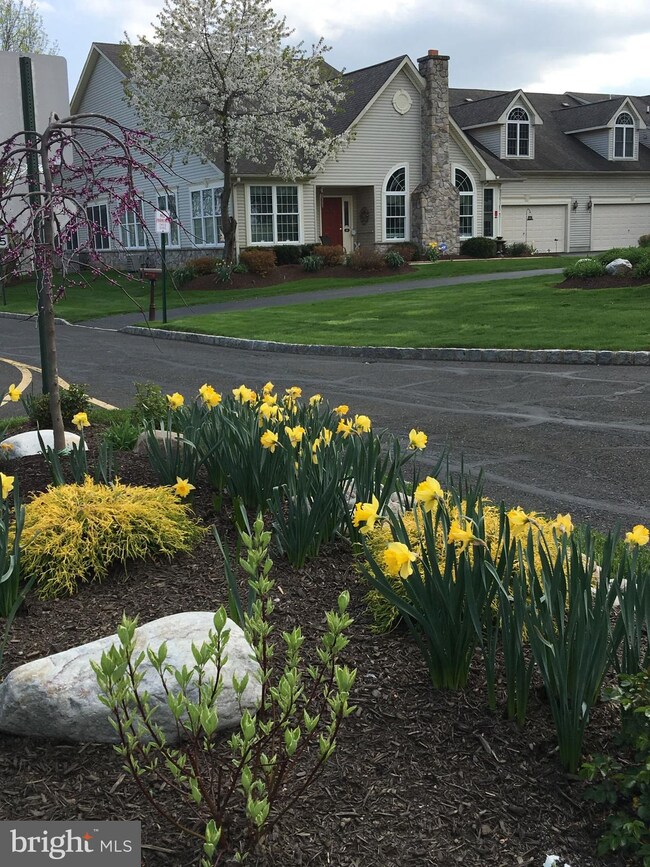 101 Bellflower Rd unit V28, Langhorne, PA 19047 - photo 2