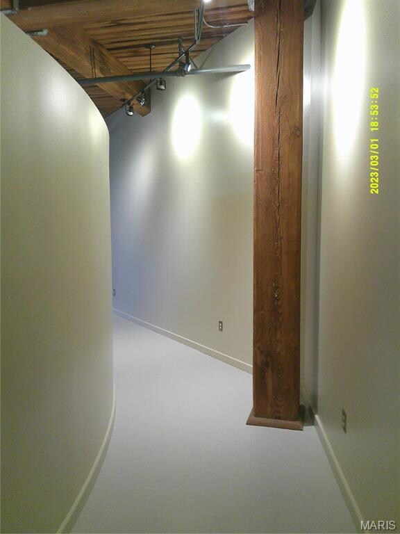 Contemporary curved entry