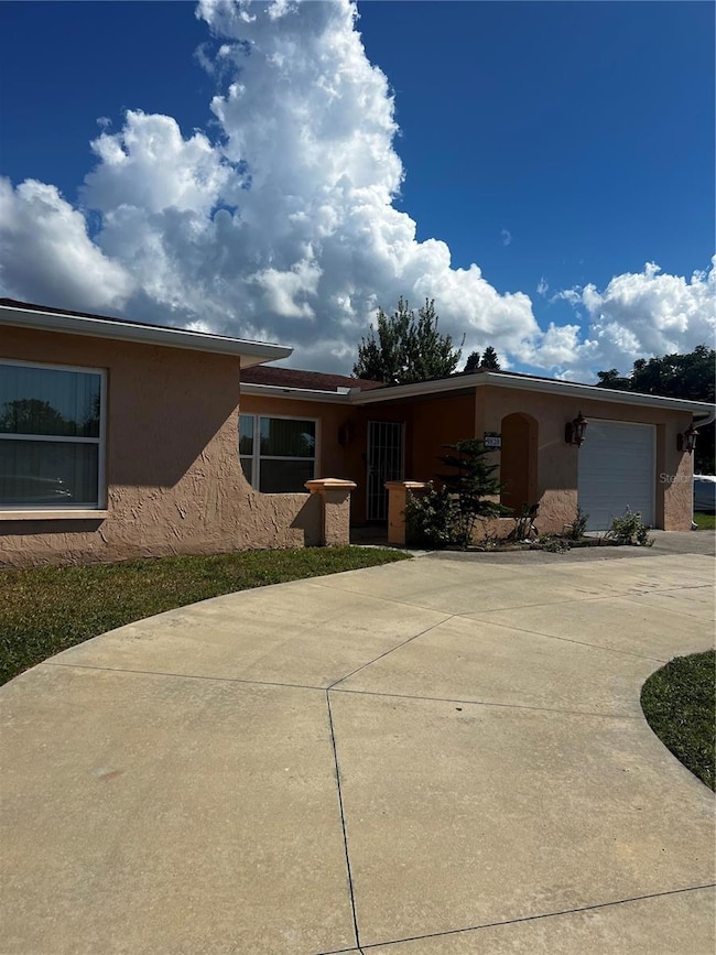 9820 Glen Moor Ln, Port Richey, FL 34668 - photo 2