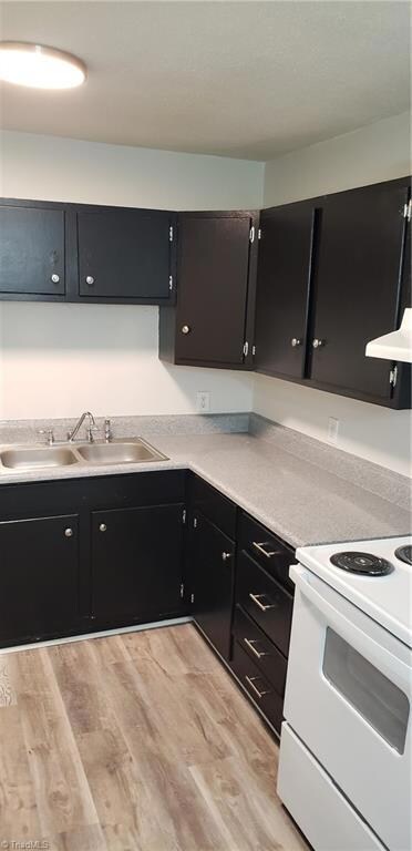 1218 R C Baldwin Ave, High Point, NC 27260 - photo 3